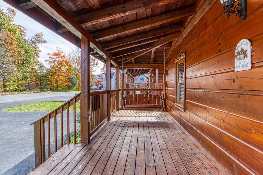 The Nut House, Hot Tub, Game Room, Wifi, 1089 Free Tickets Each Paid Day, Dollywood And More! Pigeon Forge Exteriör bild
