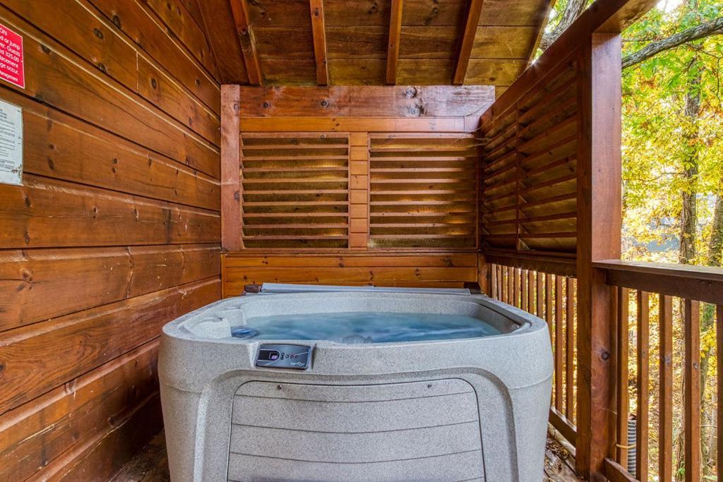 The Nut House, Hot Tub, Game Room, Wifi, 1089 Free Tickets Each Paid Day, Dollywood And More! Pigeon Forge Exteriör bild