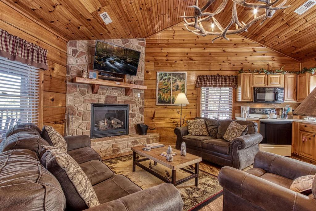 The Nut House, Hot Tub, Game Room, Wifi, 1089 Free Tickets Each Paid Day, Dollywood And More! Pigeon Forge Exteriör bild