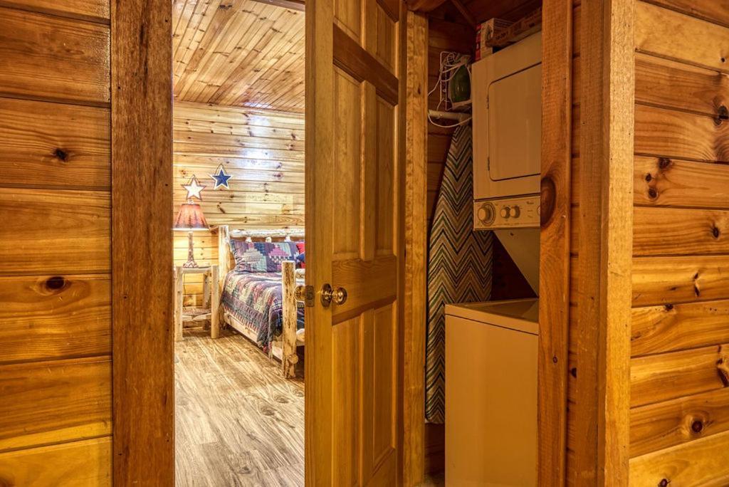 The Nut House, Hot Tub, Game Room, Wifi, 1089 Free Tickets Each Paid Day, Dollywood And More! Pigeon Forge Exteriör bild